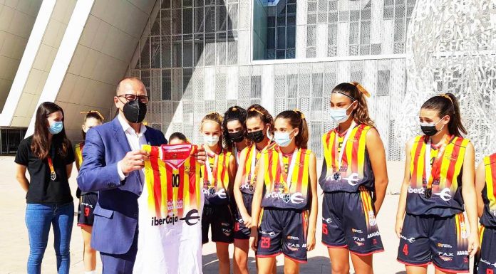 Felipe Faci recibe a la selección